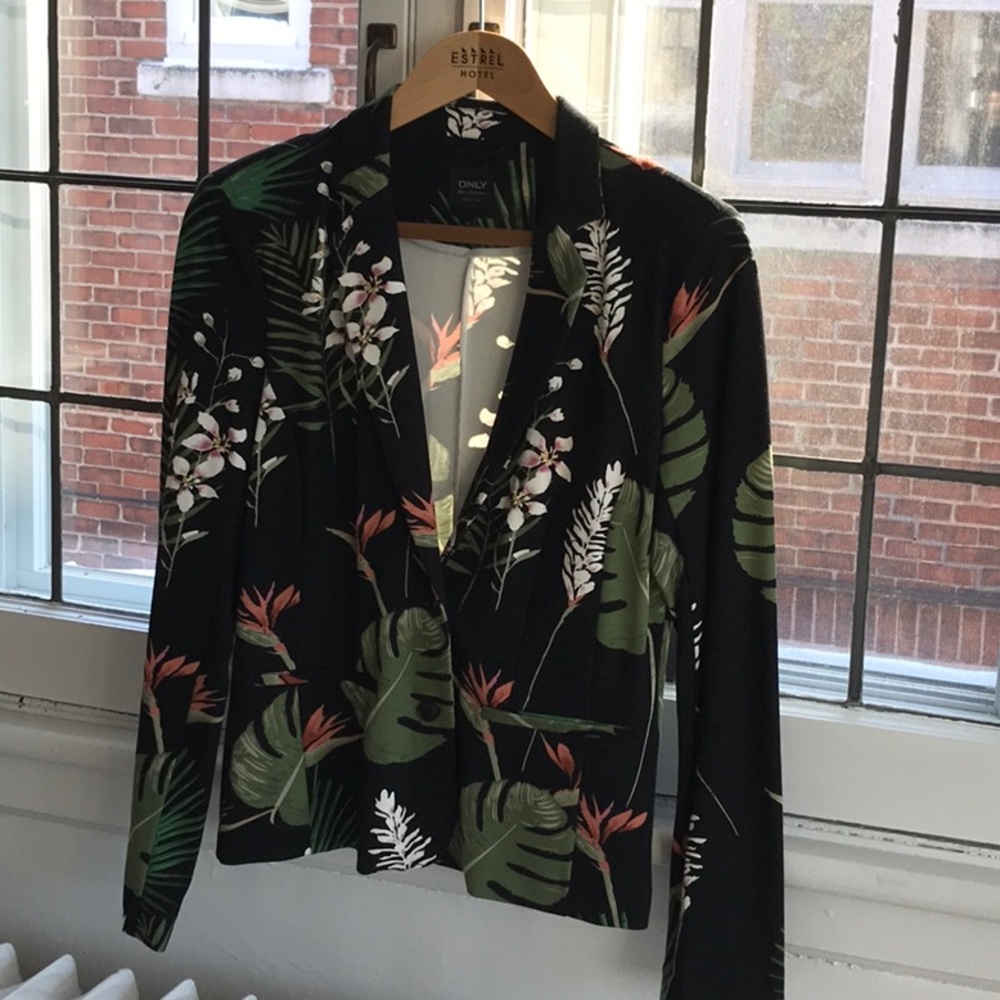 ONLY Women's Black Floral Blazer